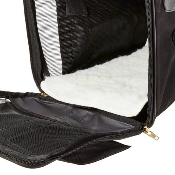 Small Sherpa Delta Pet Carrier - Picture 4 of 6